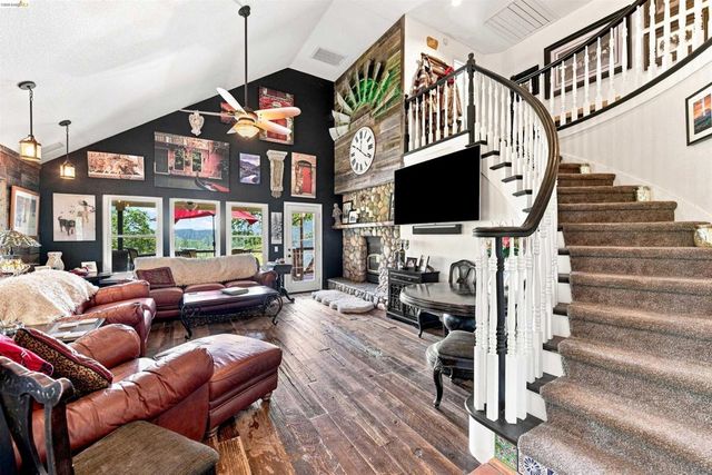2360 Secret Ravine Trail, Cool, CA 95614