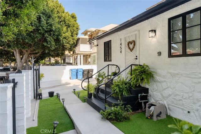 1452 W 22nd, Los Angeles, CA 90007