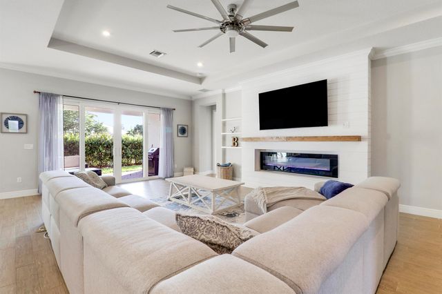 9240 Greenspire Lane, Lake Worth, FL 33467