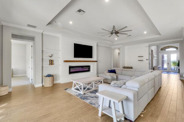 9240 Greenspire Lane, Lake Worth, FL 33467