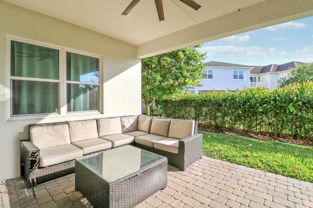 9240 Greenspire Lane, Lake Worth, FL 33467