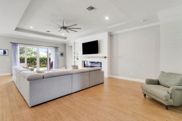 9240 Greenspire Lane, Lake Worth, FL 33467