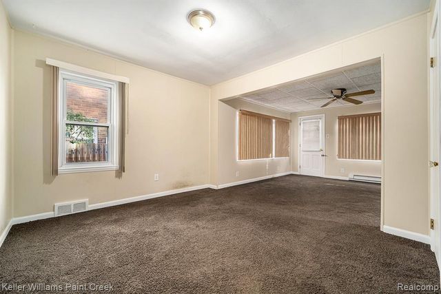 20926 Lennon Street, Harper Woods, MI 48225