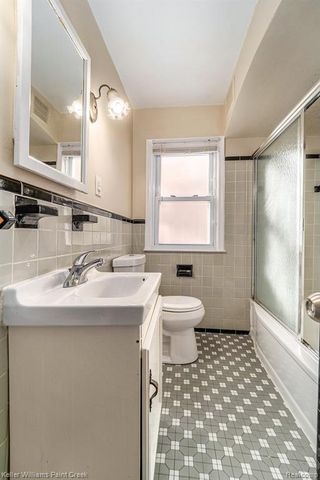 20926 Lennon Street, Harper Woods, MI 48225