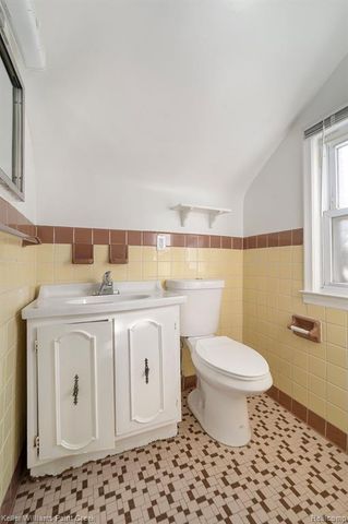 20926 Lennon Street, Harper Woods, MI 48225