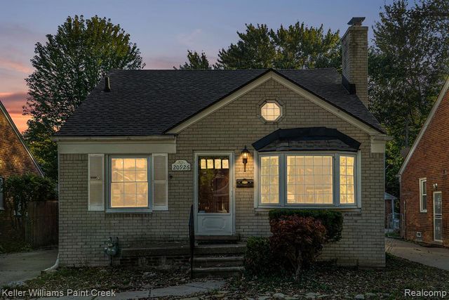 20926 Lennon Street, Harper Woods, MI 48225