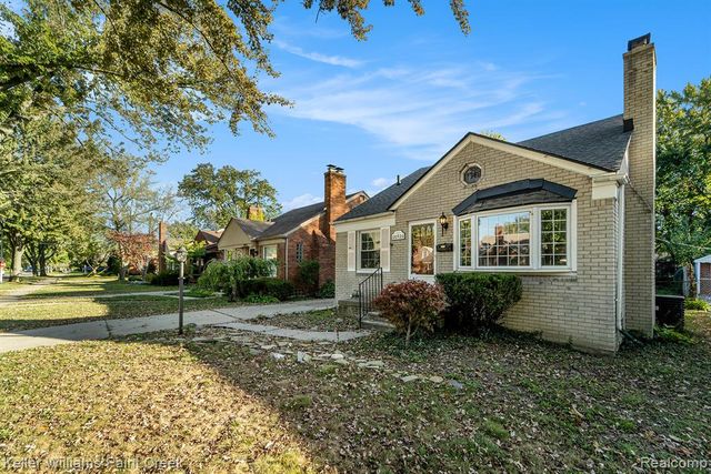 20926 Lennon Street, Harper Woods, MI 48225