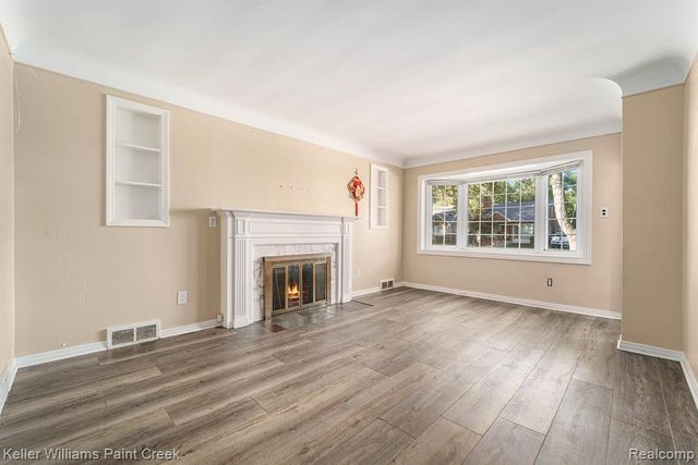 20926 Lennon Street, Harper Woods, MI 48225