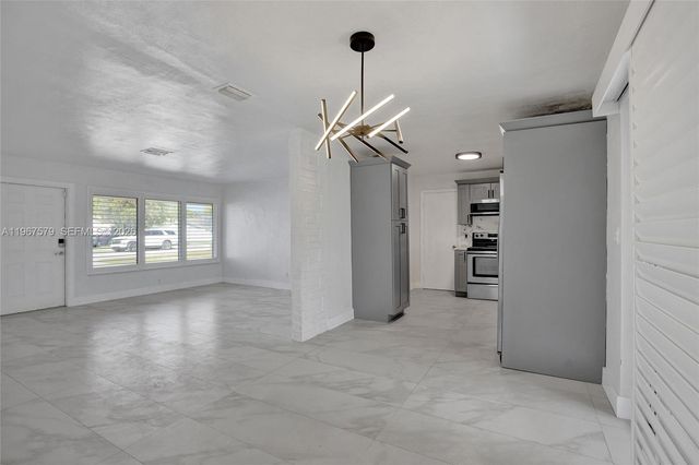 3221 SW 67th Way, Miramar, FL 33023