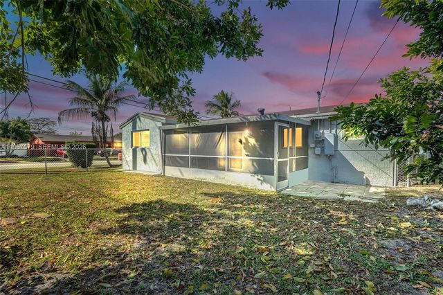 3221 SW 67th Way, Miramar, FL 33023