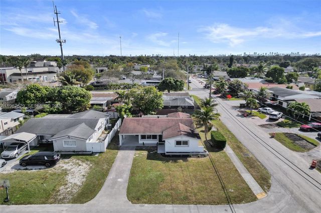 3221 SW 67th Way, Miramar, FL 33023