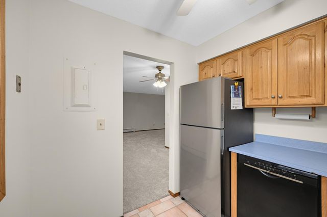 2710 Dale Street N B-116, Roseville, MN 55113