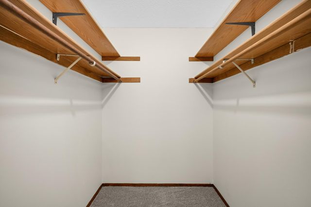 2710 Dale Street N B-116, Roseville, MN 55113