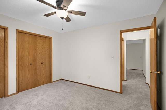 2710 Dale Street N B-116, Roseville, MN 55113