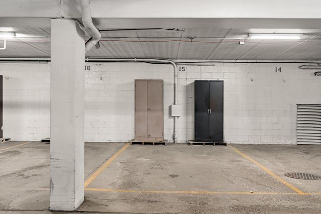 2710 Dale Street N B-116, Roseville, MN 55113