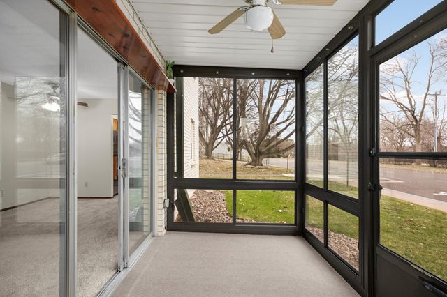 2710 Dale Street N B-116, Roseville, MN 55113