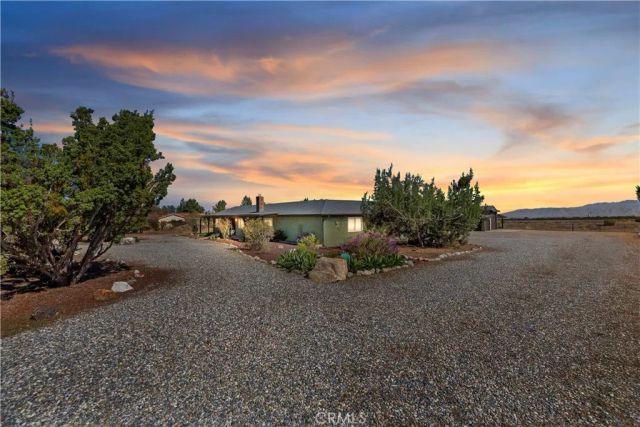 7215 Kourie Way, Oak Hills, CA 92344