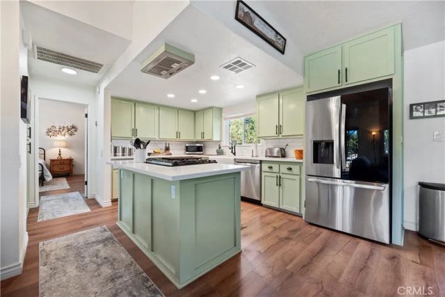 7215 Kourie Way, Oak Hills, CA 92344