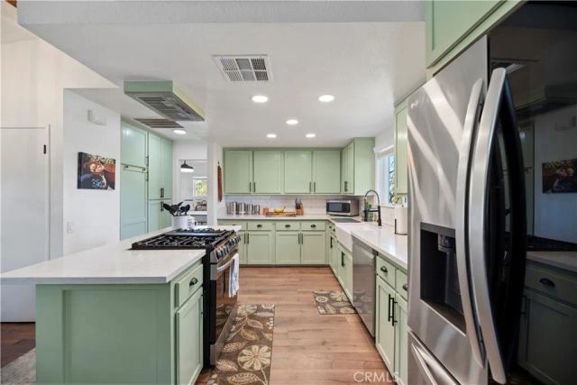 7215 Kourie Way, Oak Hills, CA 92344