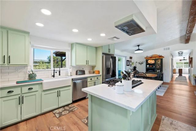 7215 Kourie Way, Oak Hills, CA 92344