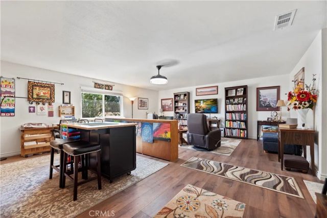 7215 Kourie Way, Oak Hills, CA 92344