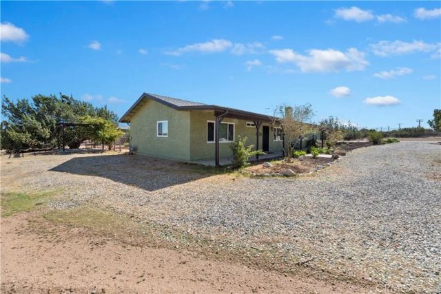 7215 Kourie Way, Oak Hills, CA 92344