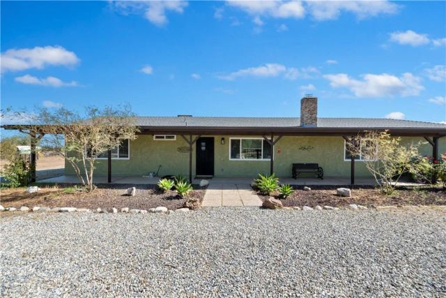 7215 Kourie Way, Oak Hills, CA 92344