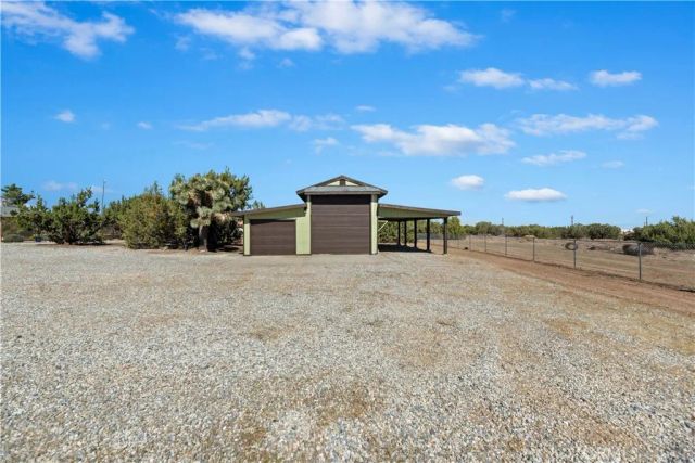 7215 Kourie Way, Oak Hills, CA 92344