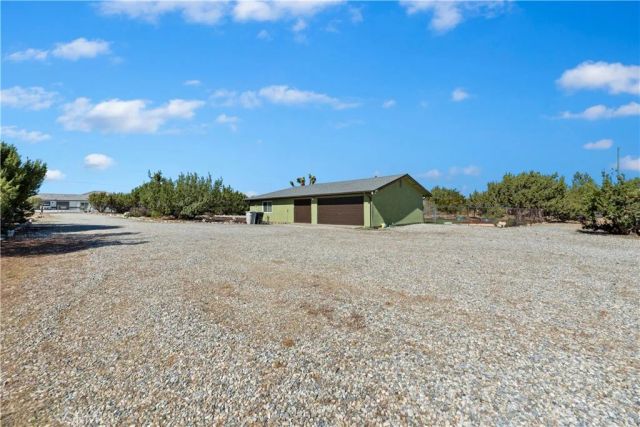 7215 Kourie Way, Oak Hills, CA 92344