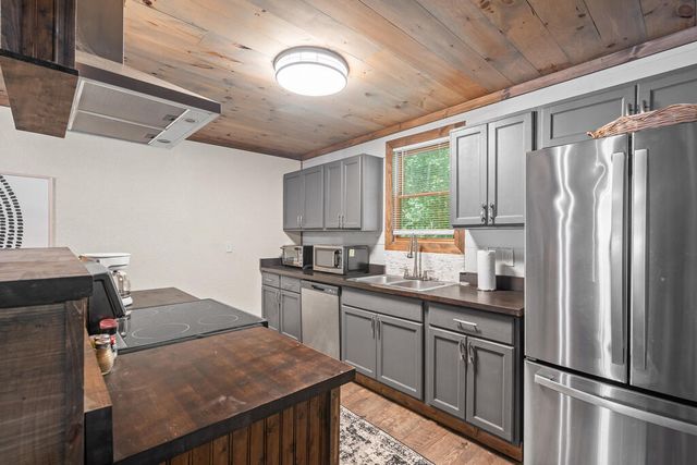 4326 White Oak Drive, Hiawassee, GA 30546