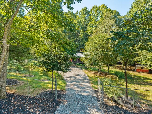 4326 White Oak Drive, Hiawassee, GA 30546
