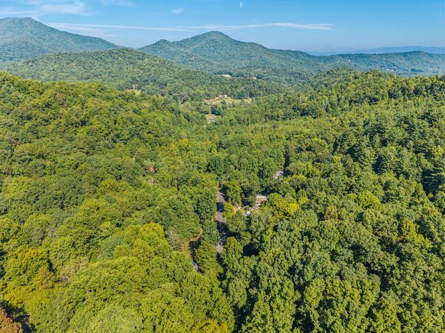 4326 White Oak Drive, Hiawassee, GA 30546