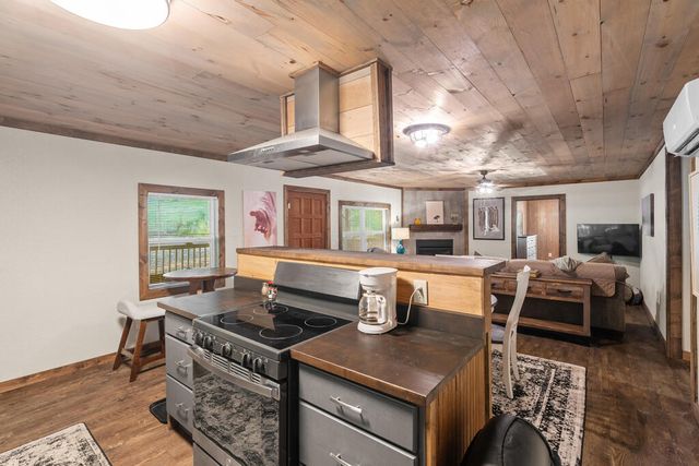 4326 White Oak Drive, Hiawassee, GA 30546