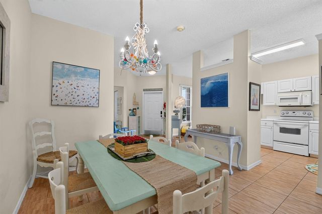 3162 Via Poinciana 6, Lake Worth, FL 33467
