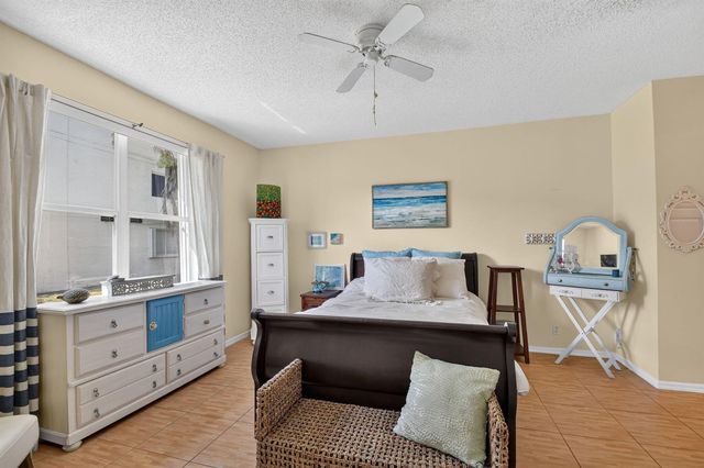 3162 Via Poinciana 6, Lake Worth, FL 33467