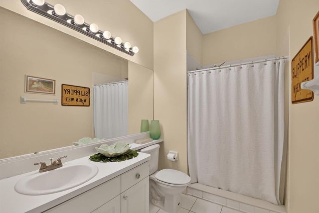 3162 Via Poinciana 6, Lake Worth, FL 33467