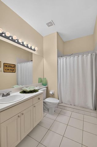 3162 Via Poinciana 6, Lake Worth, FL 33467
