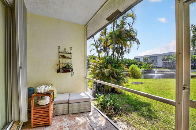 3162 Via Poinciana 6, Lake Worth, FL 33467
