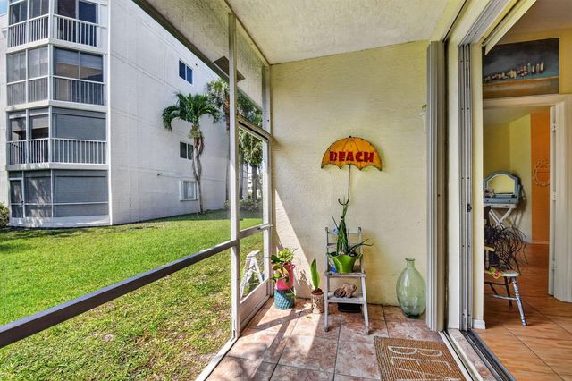 3162 Via Poinciana 6, Lake Worth, FL 33467
