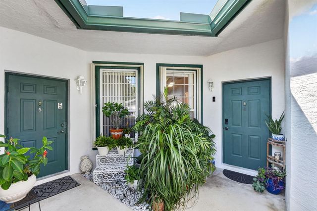 3162 Via Poinciana 6, Lake Worth, FL 33467