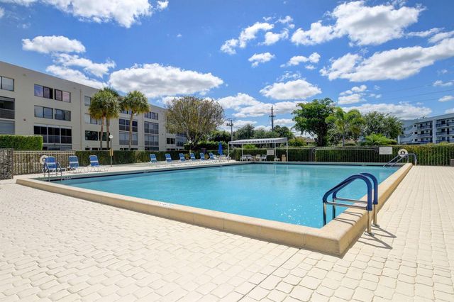 3162 Via Poinciana 6, Lake Worth, FL 33467