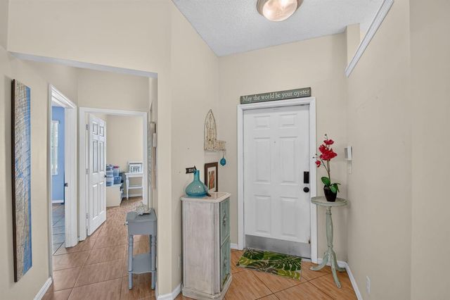 3162 Via Poinciana 6, Lake Worth, FL 33467