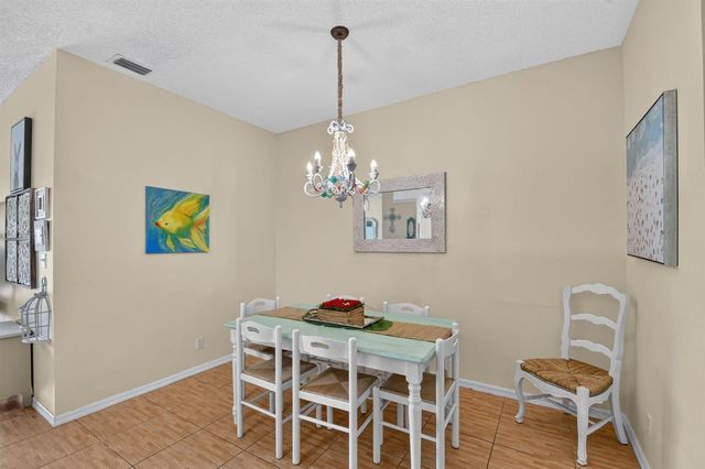 3162 Via Poinciana 6, Lake Worth, FL 33467