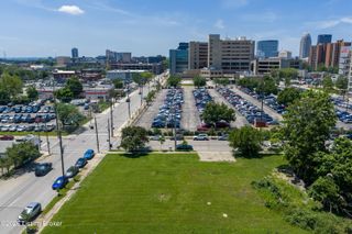 709 E Chestnut St, Louisville, KY 40202