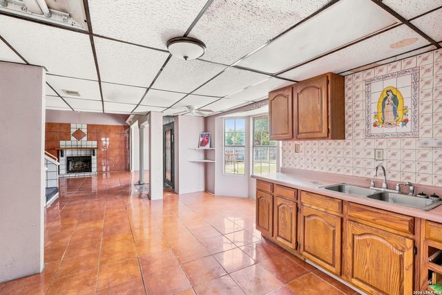 7918 W FM 476, Poteet, TX 78065