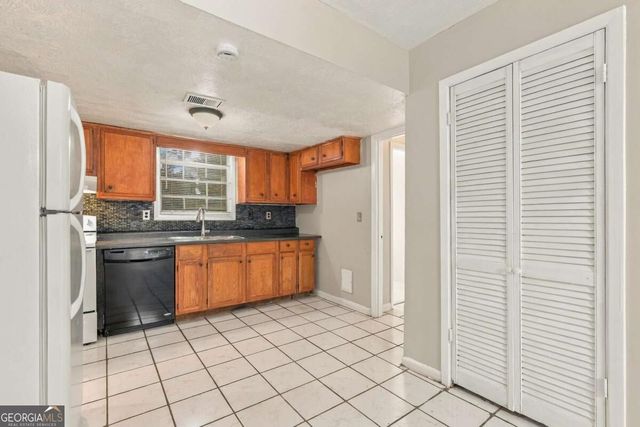 1166 Shoreham Drive, Atlanta, GA 30349