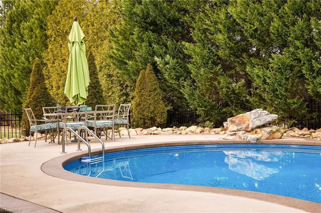 3723 Apple Orchard Cove, High Point, NC 27265