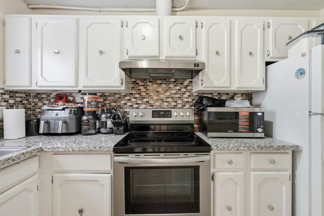 41 12th Street 68, Shalimar, FL 32579