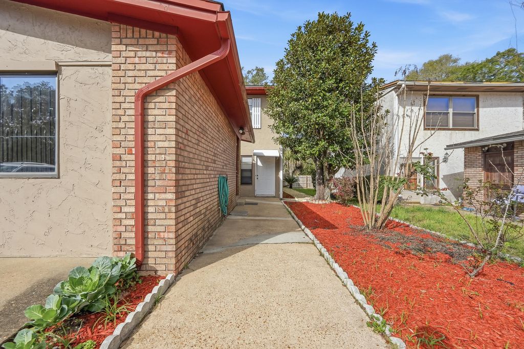 41 12th Street 68, Shalimar, FL 32579