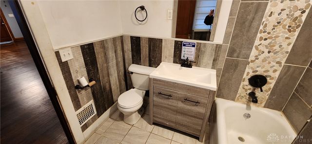 2515 Hoover Avenue, Dayton, OH 45402